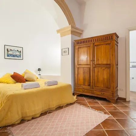 Cortile Galletti - Cool Flat With Private Courtyard Palermo