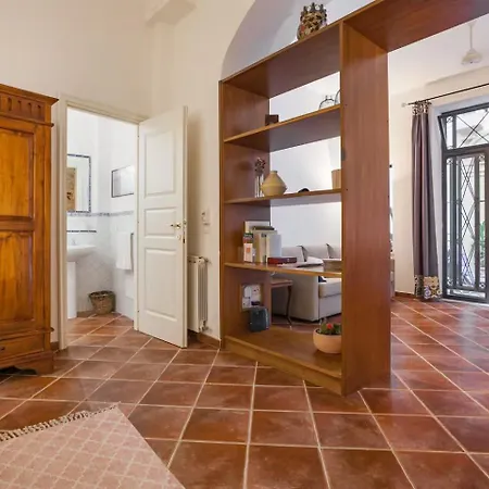 Cortile Galletti - Cool Flat With Private Courtyard Palermo