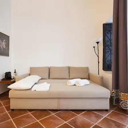 Cortile Galletti - Cool Flat With Private Courtyard Apartament