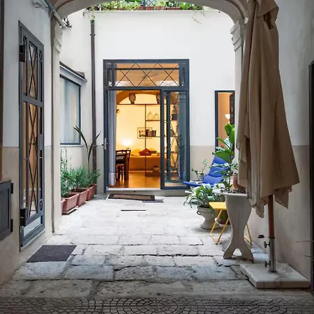 Cortile Galletti - Cool Flat With Private Courtyard *