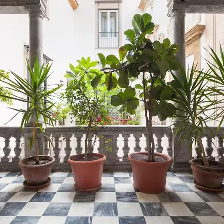 Cortile Galletti - Cool Flat With Private Courtyard * Palermo