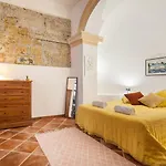 Daire Cortile Galletti - Cool Flat With Private Courtyard *