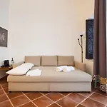 Cortile Galletti - Cool Flat With Private Courtyard Daire