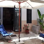 Cortile Galletti - Cool Flat With Private Courtyard Daire