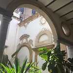 Daire Cortile Galletti - Cool Flat With Private Courtyard